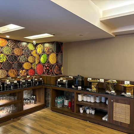 Hotel Oxmo Delhi Airport With Free Airport Transsfer New Delhi Buitenkant foto