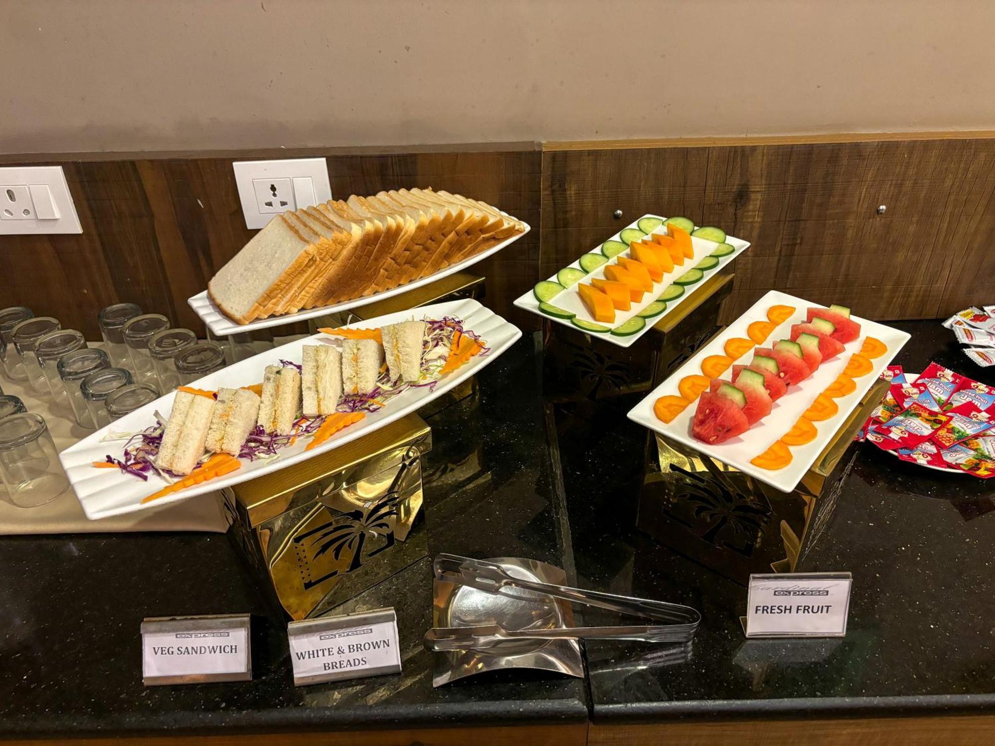 Hotel Oxmo Delhi Airport With Free Airport Transsfer New Delhi Buitenkant foto